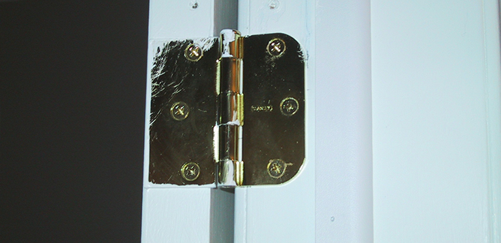 Repair A Squeaky Door - Groomed Home